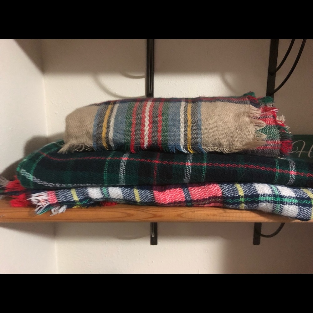 Blanket scarves